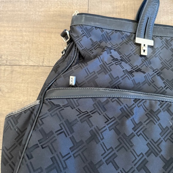 Tumi Black Patterned Expandable Garment Bag Carry On Travel Business - Picture 16 of 16